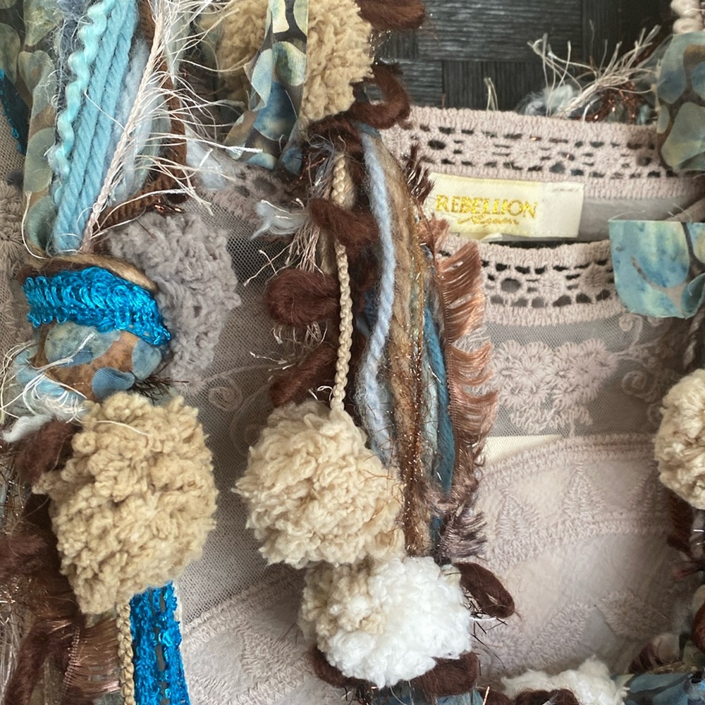 Artisan Textured Scarf - Picture 4 of 10